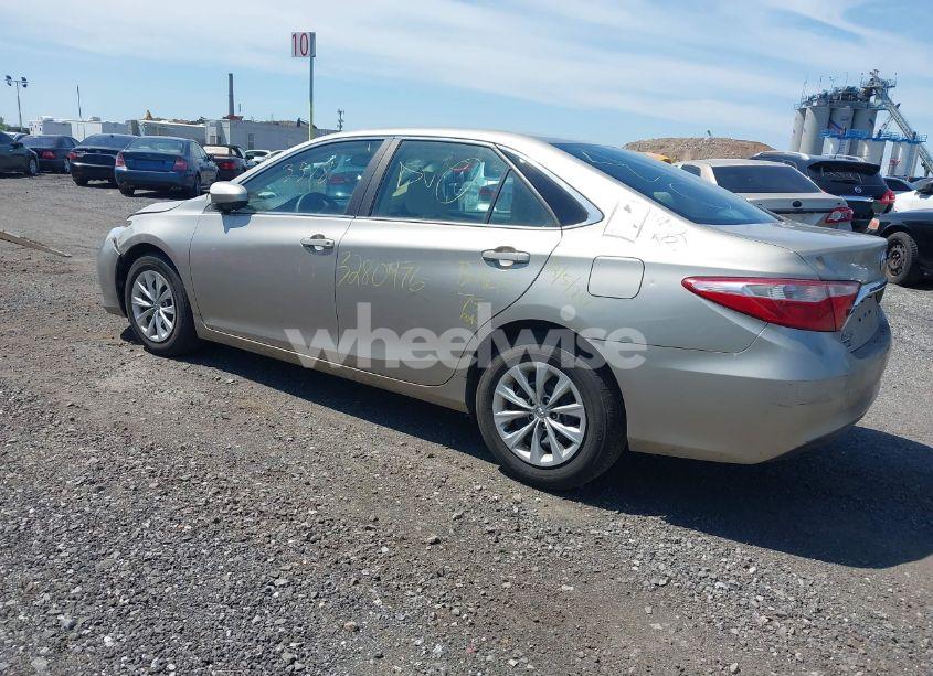 Photo 3 of 2017 Toyota Camry LE (VIN 4T1BF1FK6HU708839)