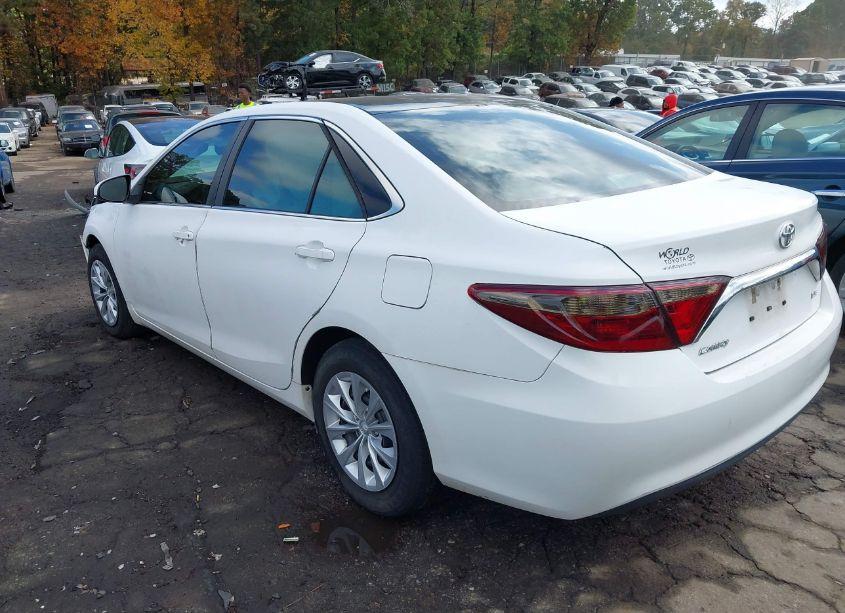 Photo 3 of 2017 Toyota Camry LE (VIN 4T1BF1FK6HU709845)