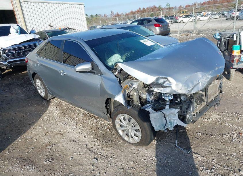 2017 Toyota Camry LE (VIN 4T1BF1FK6HU710509) main photo