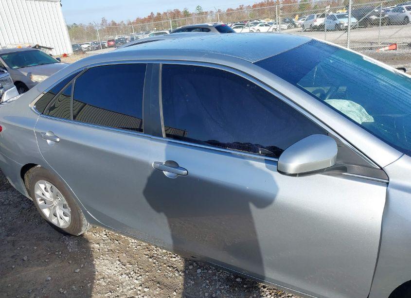 Photo 14 of 2017 Toyota Camry LE (VIN 4T1BF1FK6HU710509)