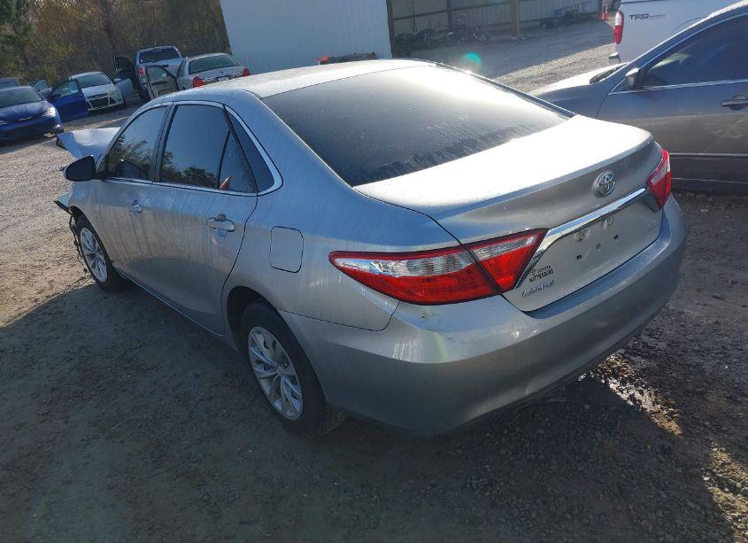 Photo 3 of 2017 Toyota Camry LE (VIN 4T1BF1FK6HU710509)
