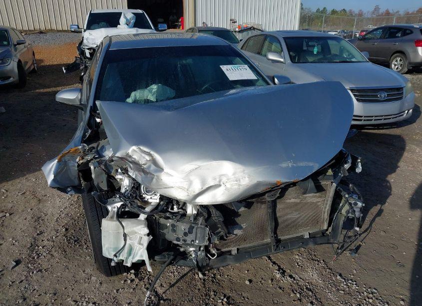 Photo 6 of 2017 Toyota Camry LE (VIN 4T1BF1FK6HU710509)