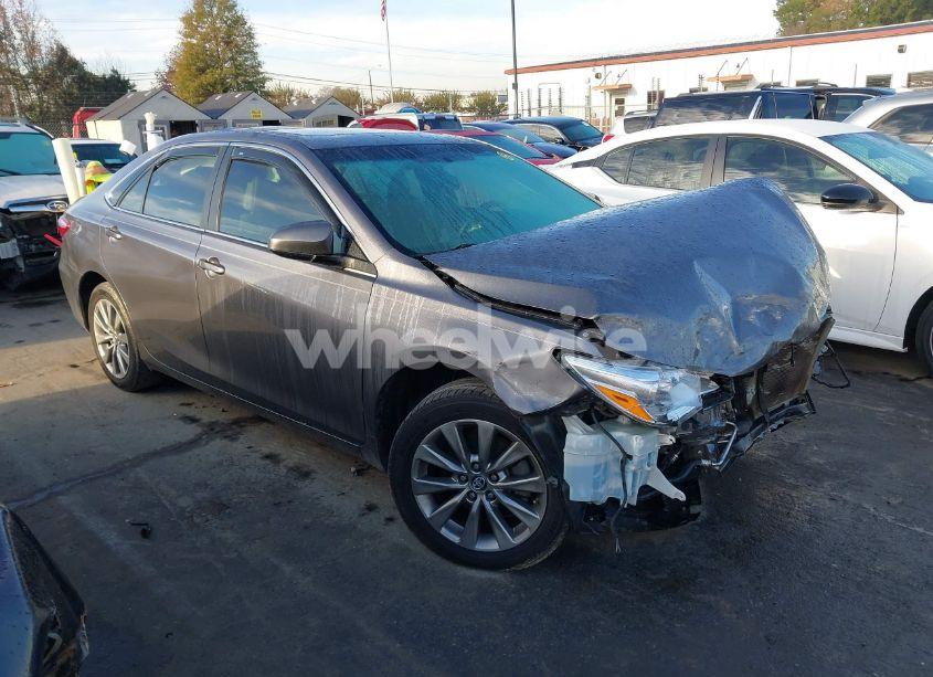 2017 Toyota Camry XLE (VIN 4T1BF1FK6HU712437) main photo