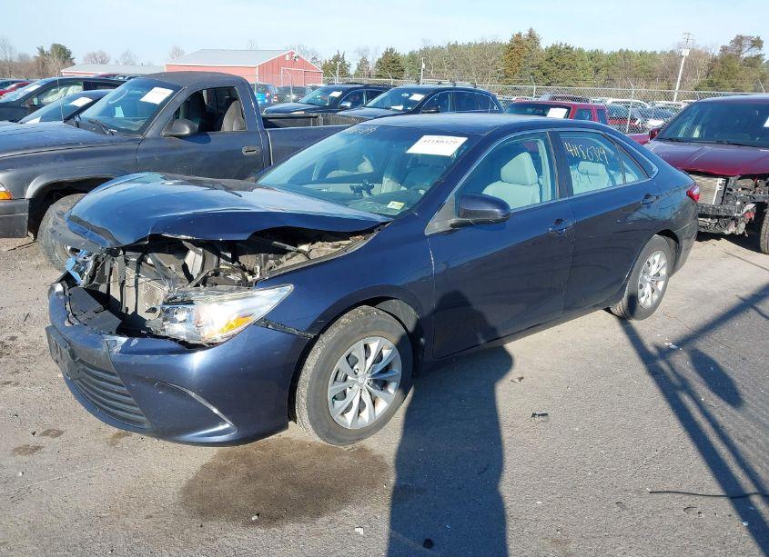 Photo 2 of 2017 Toyota Camry LE (VIN 4T1BF1FK6HU724507)