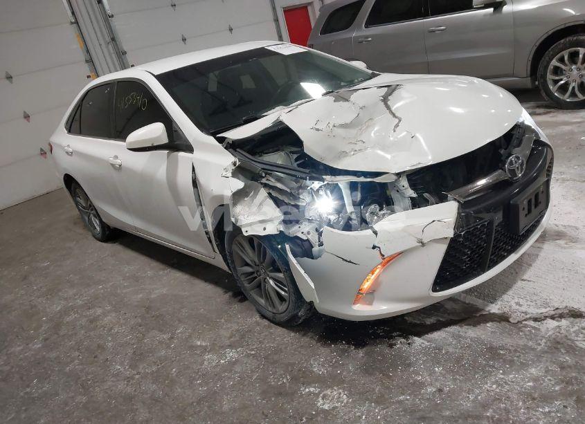 2017 Toyota Camry SE (VIN 4T1BF1FK6HU739380) main photo