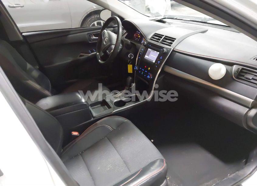 Photo 5 of 2017 Toyota Camry SE (VIN 4T1BF1FK6HU739380)