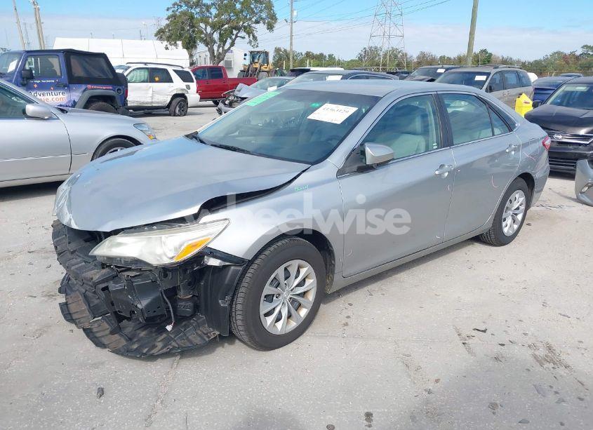 Photo 2 of 2017 Toyota Camry LE (VIN 4T1BF1FK6HU748337)