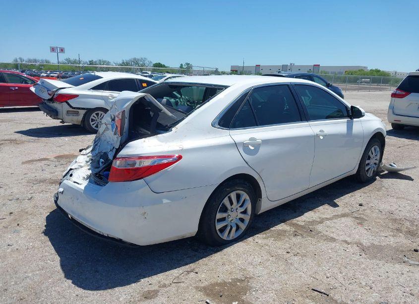 Photo 4 of 2017 Toyota Camry LE (VIN 4T1BF1FK6HU758902)