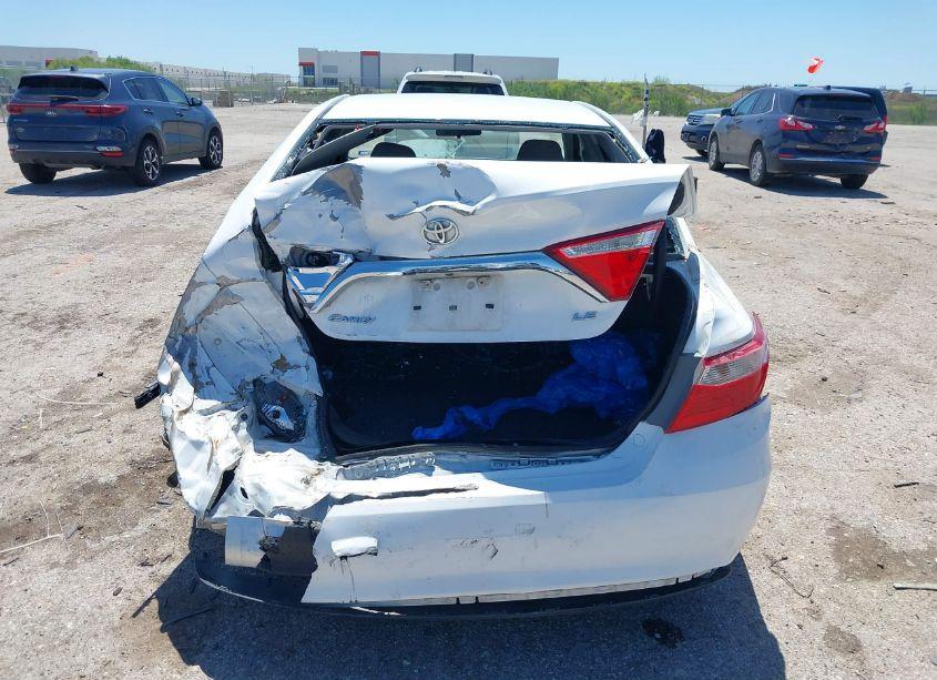 Photo 6 of 2017 Toyota Camry LE (VIN 4T1BF1FK6HU758902)