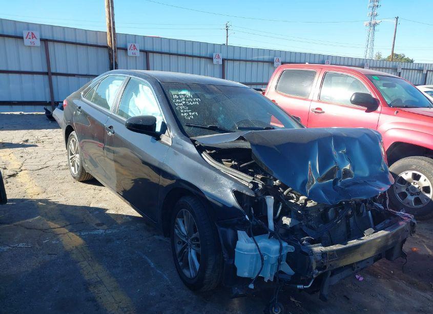 2017 Toyota Camry SE (VIN 4T1BF1FK6HU775604) main photo