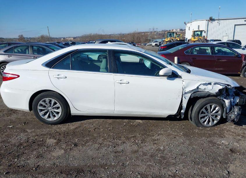 Photo 13 of 2017 Toyota Camry LE (VIN 4T1BF1FK6HU781631)