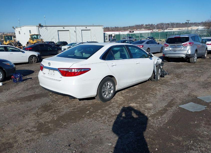 Photo 4 of 2017 Toyota Camry LE (VIN 4T1BF1FK6HU781631)