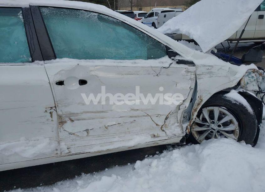 Photo 6 of 2017 Toyota Camry LE (VIN 4T1BF1FK6HU795920)