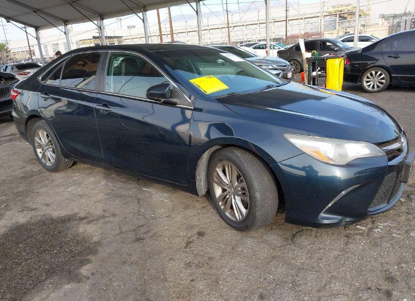 2017 Toyota Camry SE (VIN 4T1BF1FK6HU806091) main photo