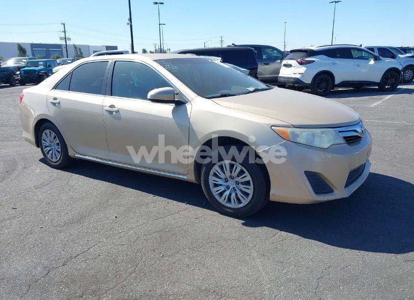 2012 Toyota Camry LE (VIN 4T1BF1FK7CU034807) main photo