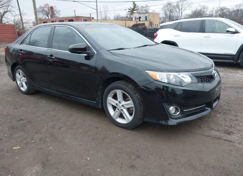 2012 Toyota Camry SE (VIN 4T1BF1FK7CU048402) main photo