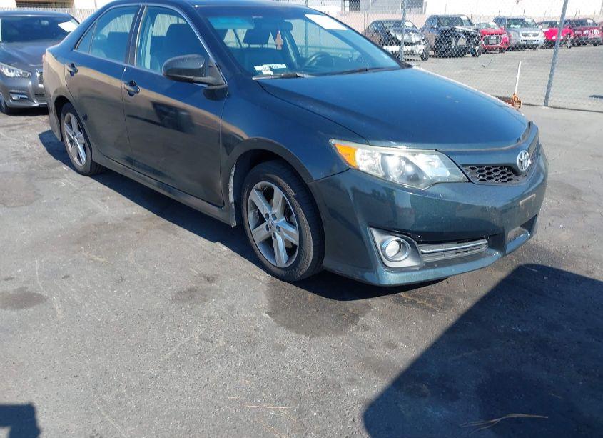 2012 Toyota Camry SE (VIN 4T1BF1FK7CU190460) main photo
