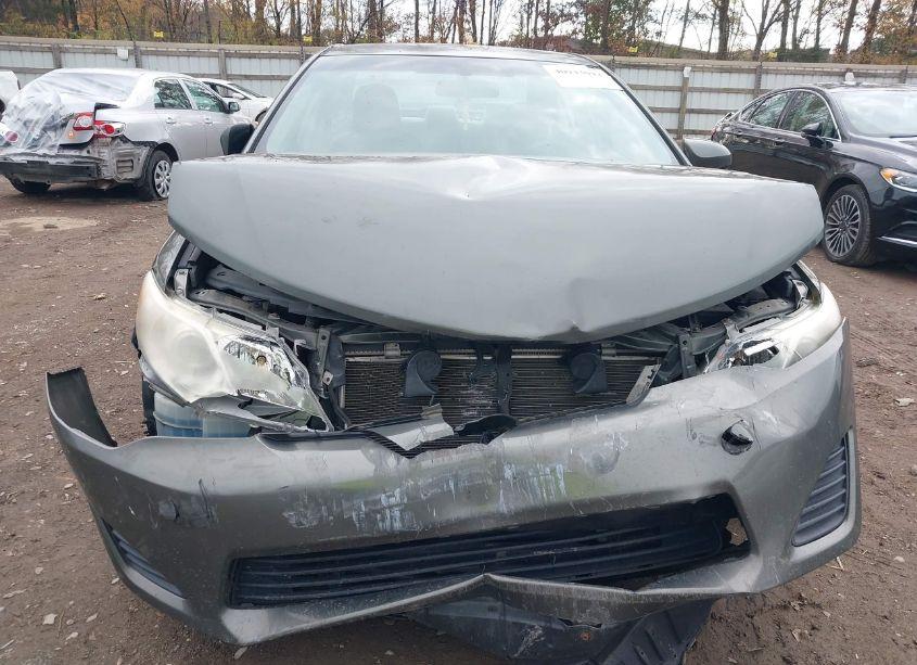 Photo 6 of 2012 Toyota Camry L (VIN 4T1BF1FK7CU628295)