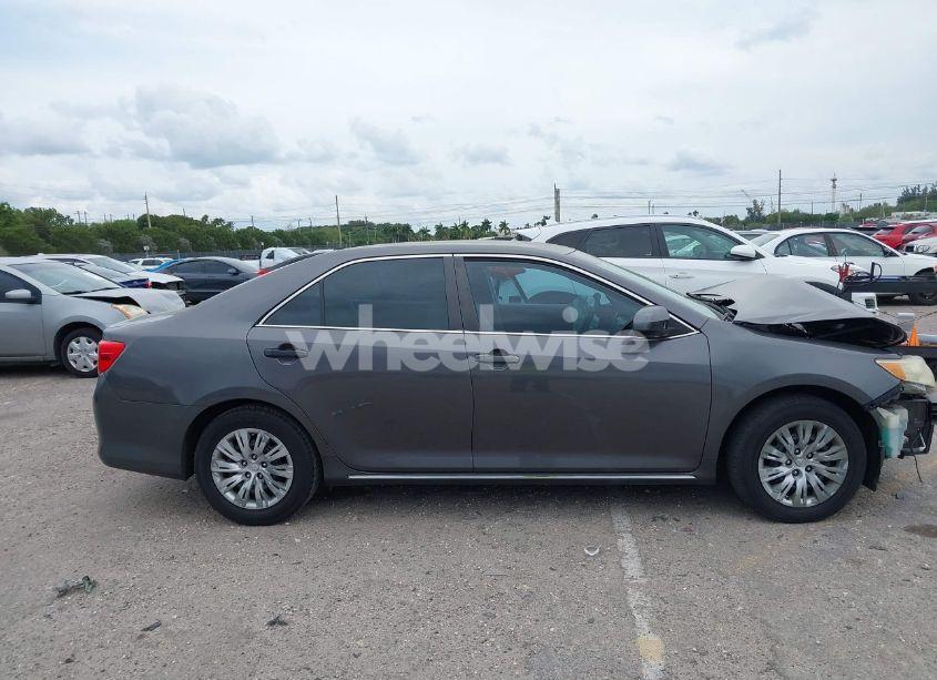 Photo 13 of 2013 Toyota Camry LE (VIN 4T1BF1FK7DU237679)