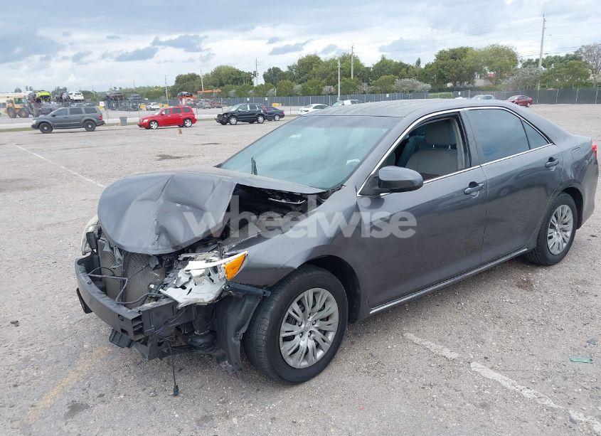 Photo 2 of 2013 Toyota Camry LE (VIN 4T1BF1FK7DU237679)
