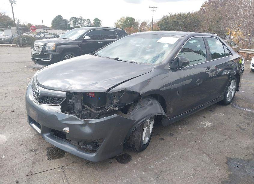 Photo 2 of 2013 Toyota Camry SE (VIN 4T1BF1FK7DU241828)