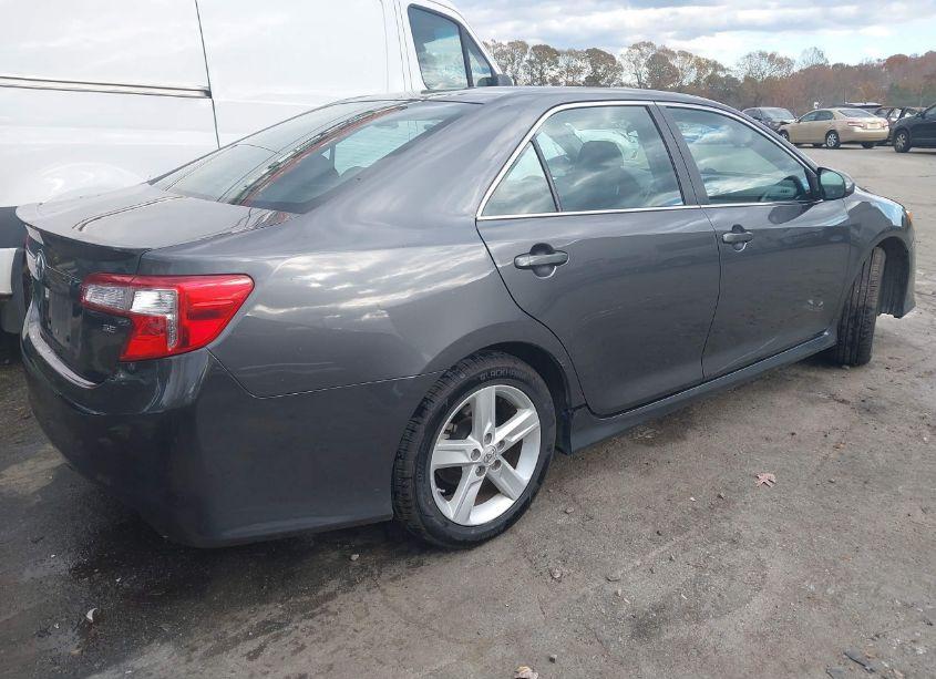 Photo 4 of 2013 Toyota Camry SE (VIN 4T1BF1FK7DU241828)