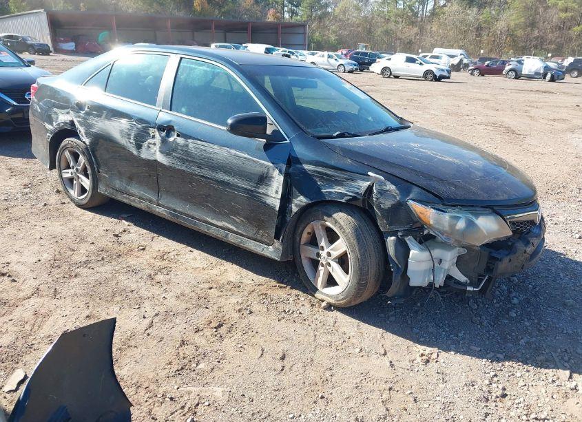 2013 Toyota Camry SE (VIN 4T1BF1FK7DU247791) main photo