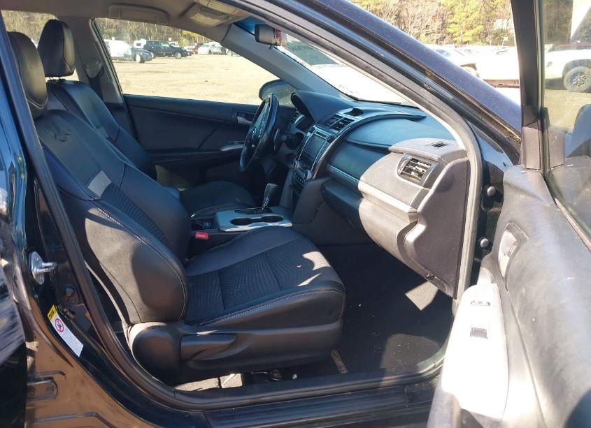 Photo 5 of 2013 Toyota Camry SE (VIN 4T1BF1FK7DU247791)