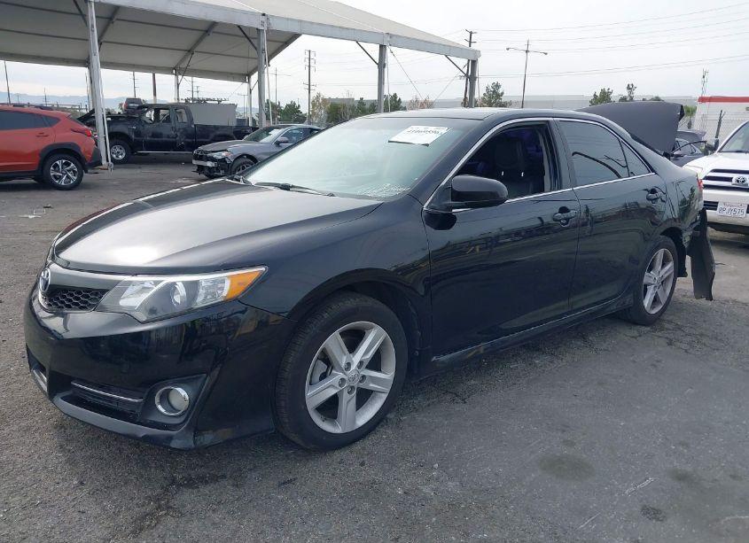 Photo 2 of 2013 Toyota Camry SE (VIN 4T1BF1FK7DU268463)