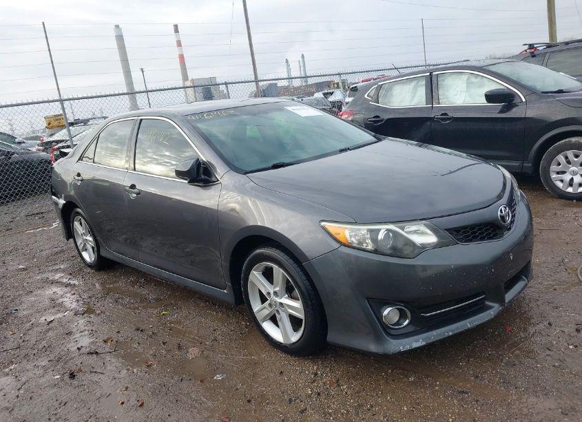 2013 Toyota Camry SE (VIN 4T1BF1FK7DU294576) main photo
