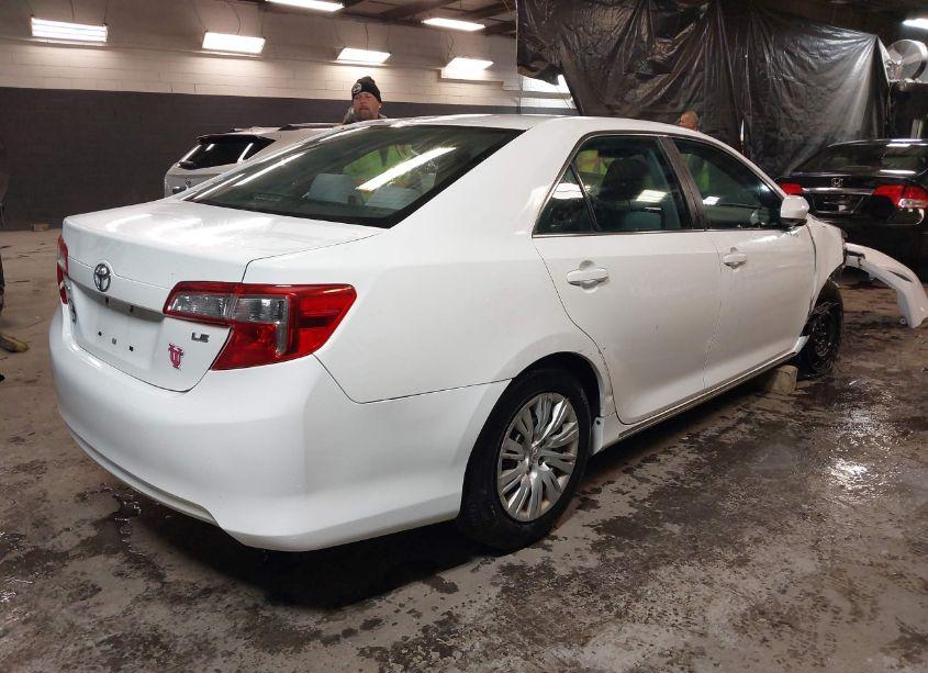Photo 4 of 2013 Toyota Camry LE (VIN 4T1BF1FK7DU637631)