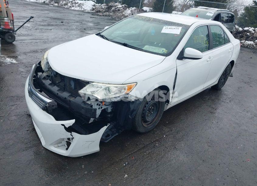 Photo 2 of 2013 Toyota Camry L (VIN 4T1BF1FK7DU639072)
