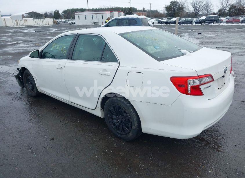 Photo 3 of 2013 Toyota Camry L (VIN 4T1BF1FK7DU639072)