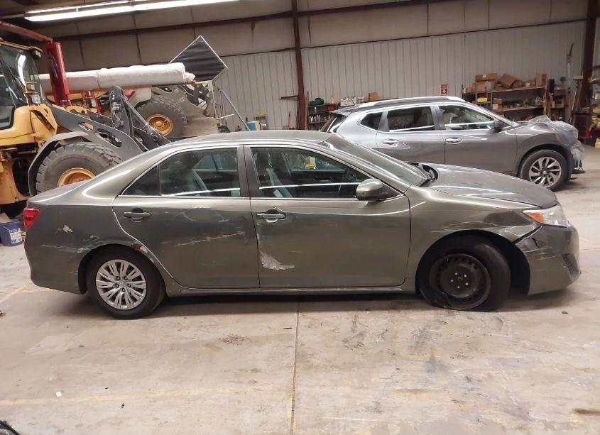 Photo 13 of 2013 Toyota Camry LE (VIN 4T1BF1FK7DU643879)