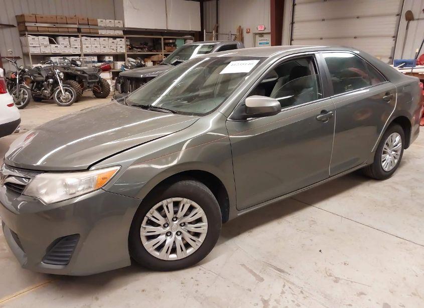 Photo 2 of 2013 Toyota Camry LE (VIN 4T1BF1FK7DU643879)