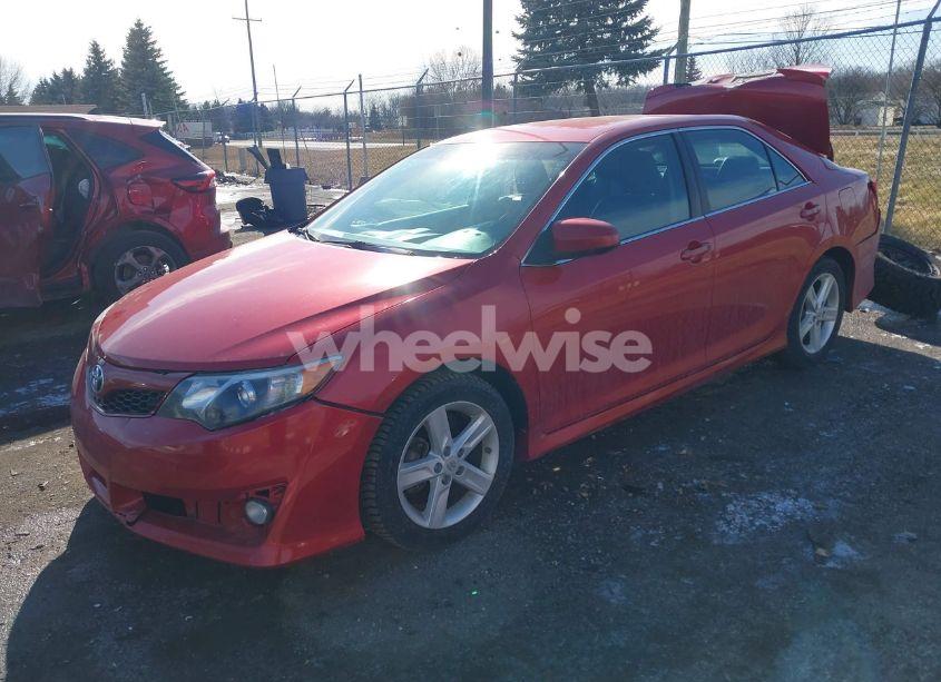 Photo 2 of 2013 Toyota Camry SE (VIN 4T1BF1FK7DU649343)