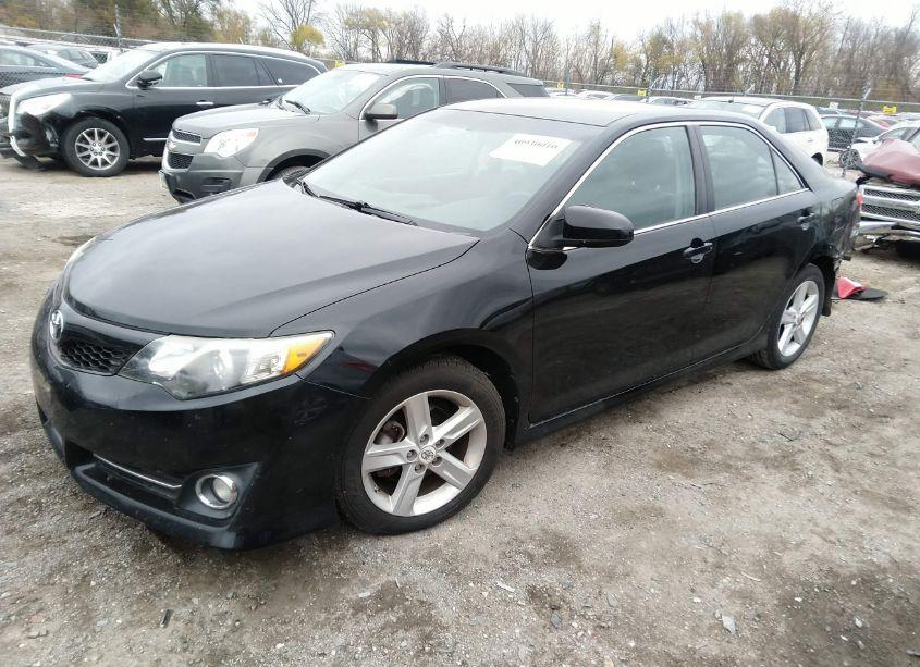 Photo 2 of 2013 Toyota Camry SE (VIN 4T1BF1FK7DU655708)