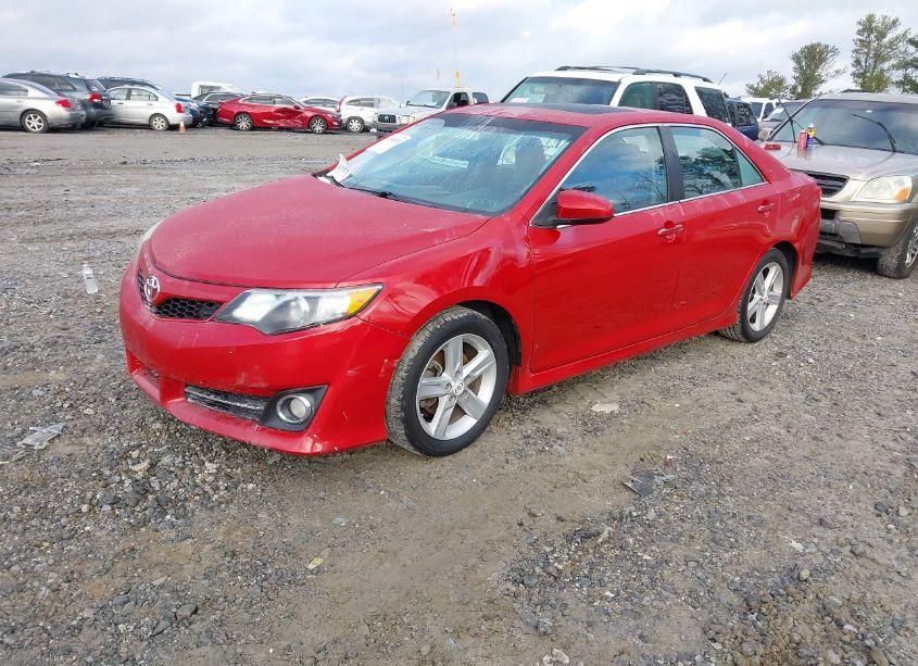 Photo 2 of 2013 Toyota Camry SE (VIN 4T1BF1FK7DU656907)