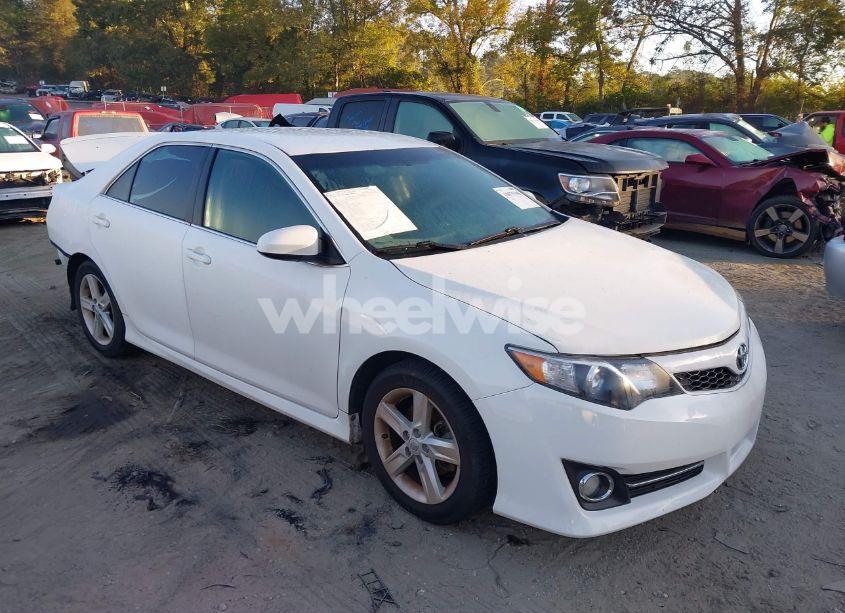 2013 Toyota Camry SE (VIN 4T1BF1FK7DU661959) main photo