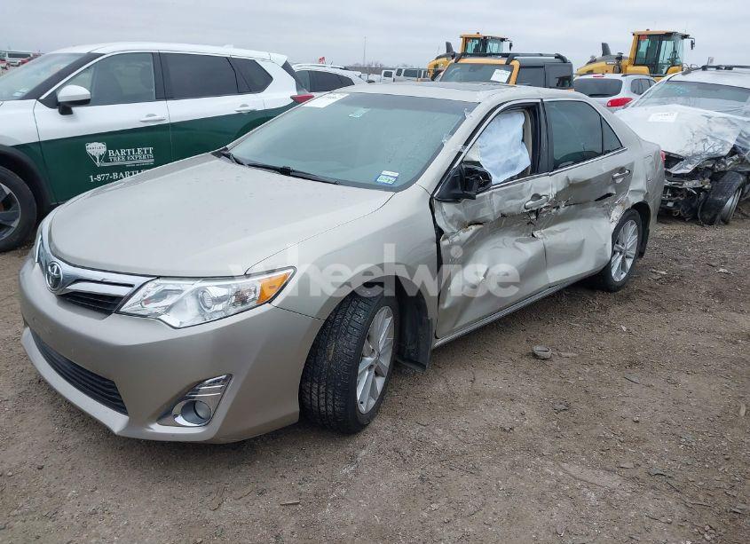 Photo 2 of 2013 Toyota Camry XLE (VIN 4T1BF1FK7DU695271)