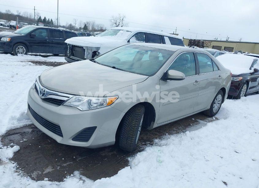 Photo 2 of 2013 Toyota Camry LE (VIN 4T1BF1FK7DU713896)