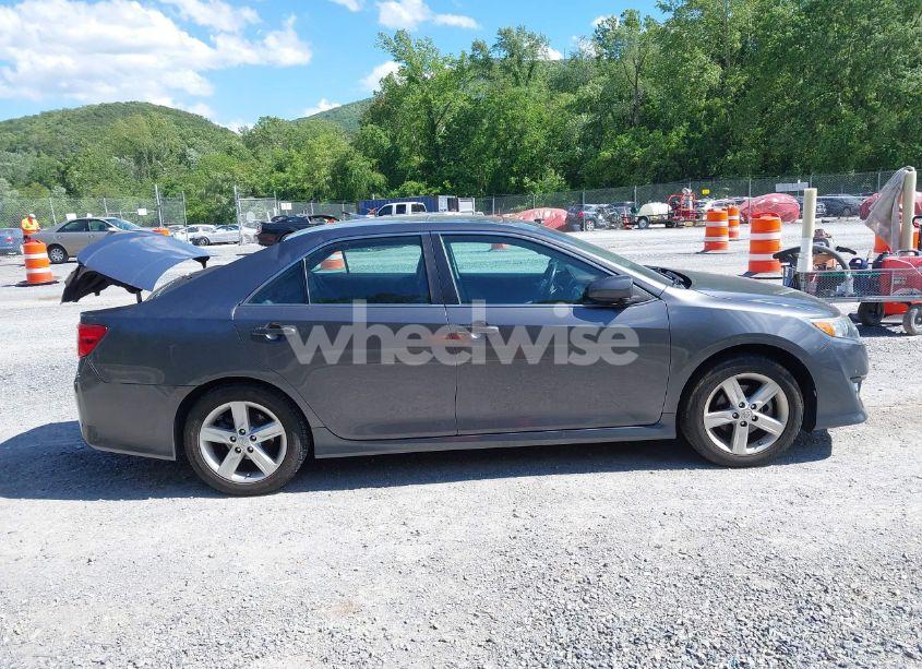 Photo 13 of 2014 Toyota Camry SE (VIN 4T1BF1FK7EU301253)