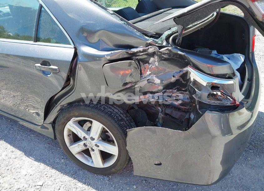 Photo 18 of 2014 Toyota Camry SE (VIN 4T1BF1FK7EU301253)