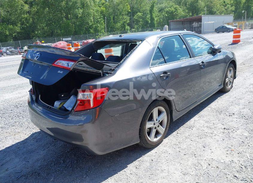 Photo 4 of 2014 Toyota Camry SE (VIN 4T1BF1FK7EU301253)