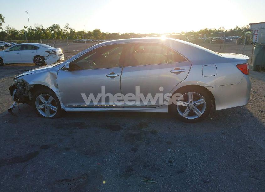 Photo 15 of 2014 Toyota Camry SE (VIN 4T1BF1FK7EU303567)