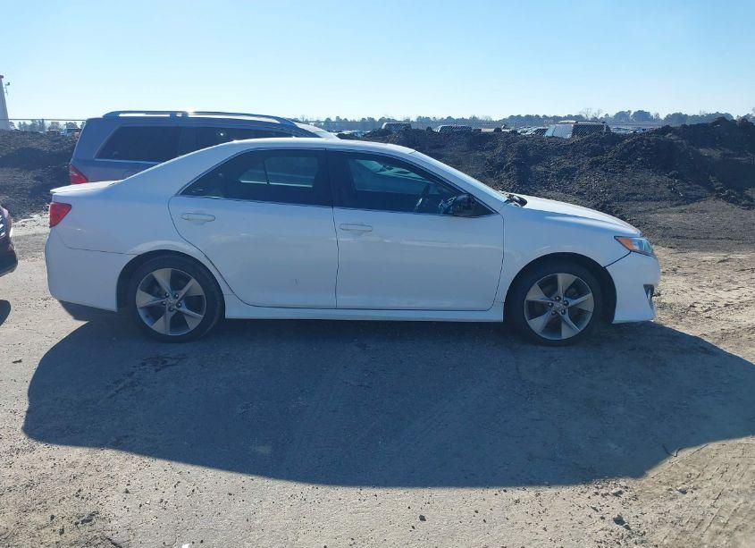 Photo 14 of 2014 Toyota Camry SE SPORT (VIN 4T1BF1FK7EU307599)