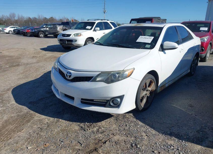Photo 2 of 2014 Toyota Camry SE SPORT (VIN 4T1BF1FK7EU307599)