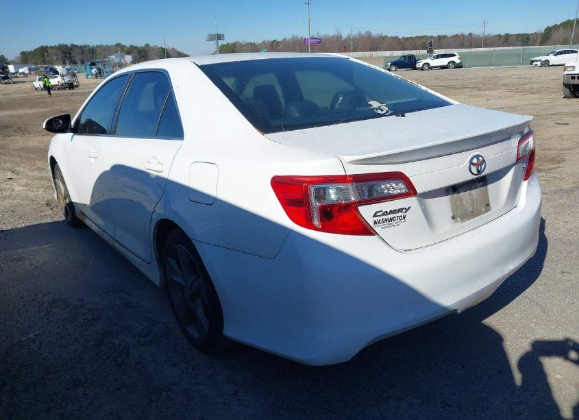 Photo 3 of 2014 Toyota Camry SE SPORT (VIN 4T1BF1FK7EU307599)