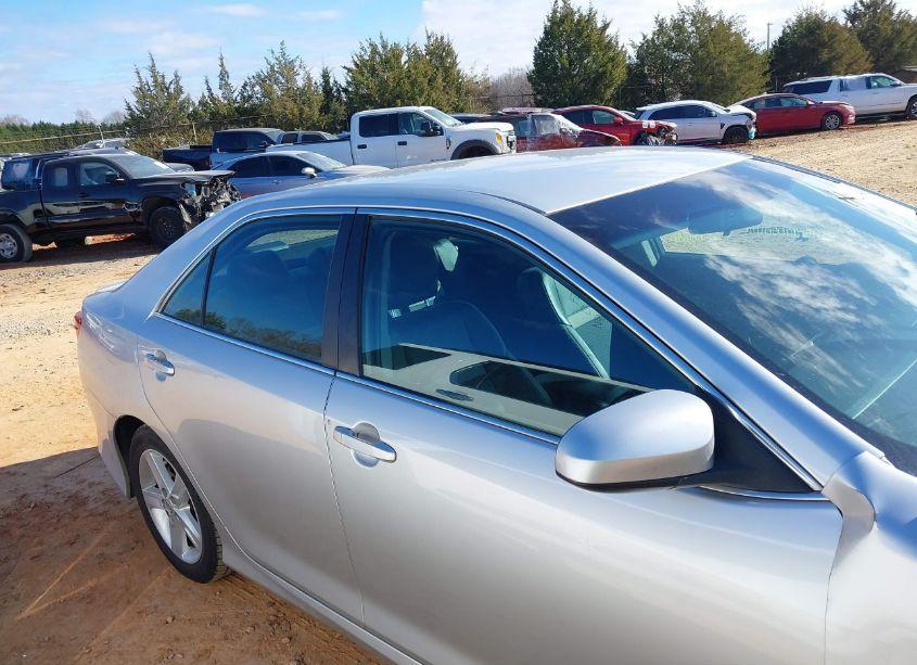 Photo 13 of 2014 Toyota Camry SE (VIN 4T1BF1FK7EU308851)