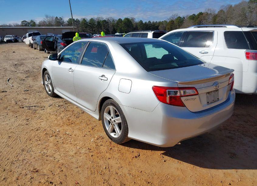 Photo 3 of 2014 Toyota Camry SE (VIN 4T1BF1FK7EU308851)